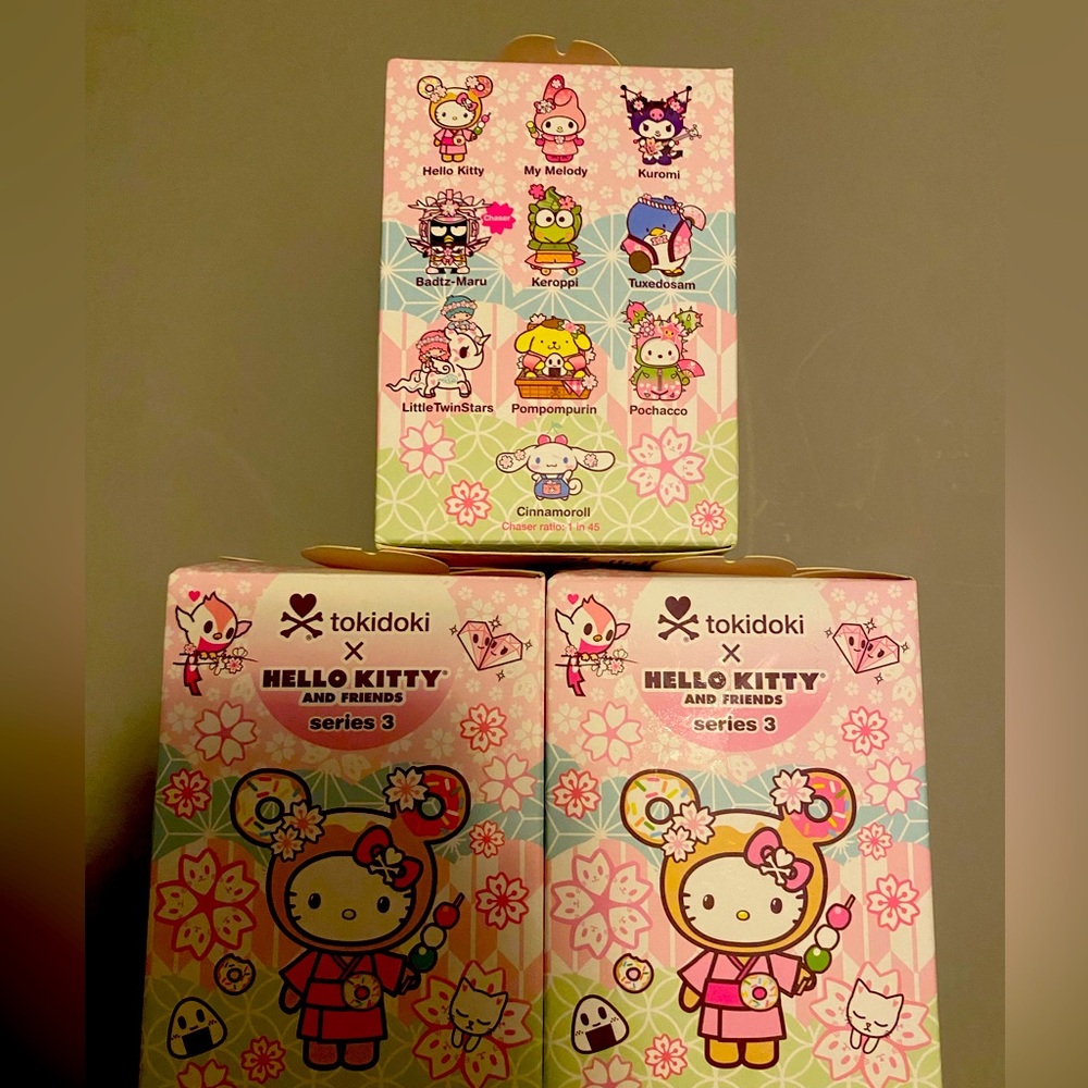 Hello kitty figure